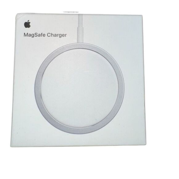 Apple NEW MagSafe Charger - Picture 6 of 7